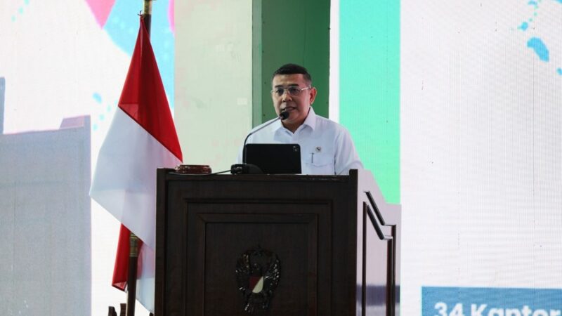 Jadi Pembicara dalam Apel Dansatkowil, Wamen Ossy Ajak TNI AD Perkuat Sinergi untuk Menjaga Tanah Negara