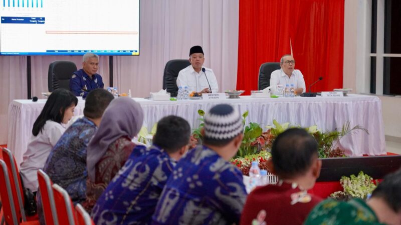 Percepat Sertipikasi Tanah Wakaf, Menteri ATR/Kepala BPN Serahkan 33 Sertipikat untuk Rumah Ibadah di Sulawesi Tengah